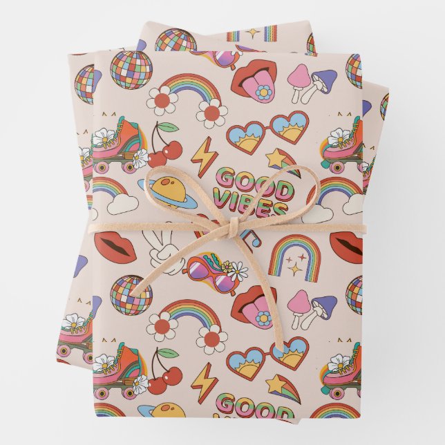 Feuille De Papier Cadeau Motif des icônes hippie (En situation)