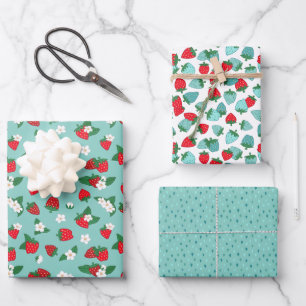 Feuille De Papier Cadeau Motif Fleurs Blanches Fraises Rouges Sucrées Bleue