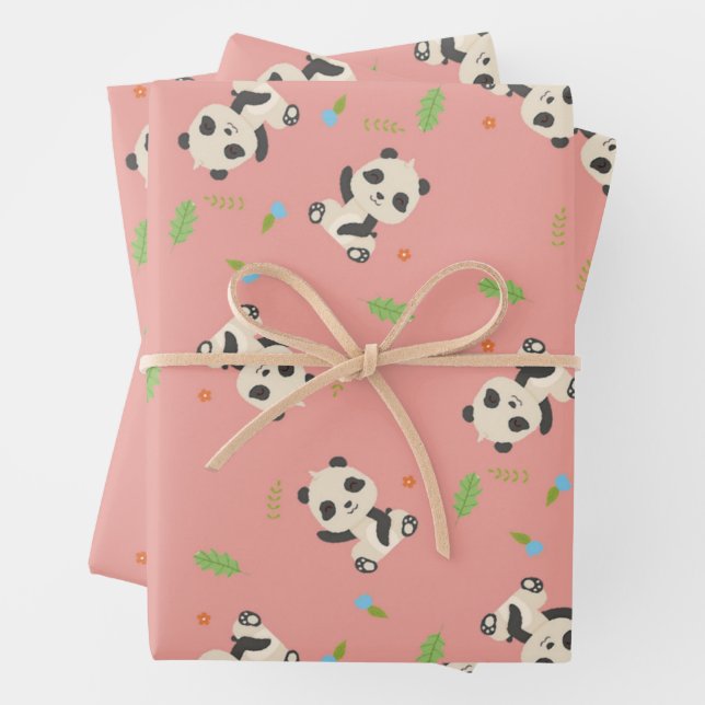 Feuille De Papier Cadeau Motif rose fleuri à l'ours panda (En situation)