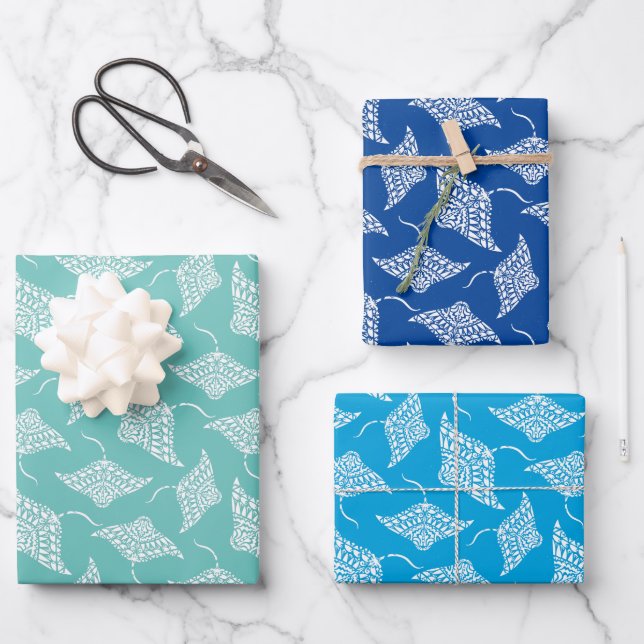 Feuille De Papier Cadeau Ocean Manta Rays Style Polynésien Bleu Blanc (Recto)