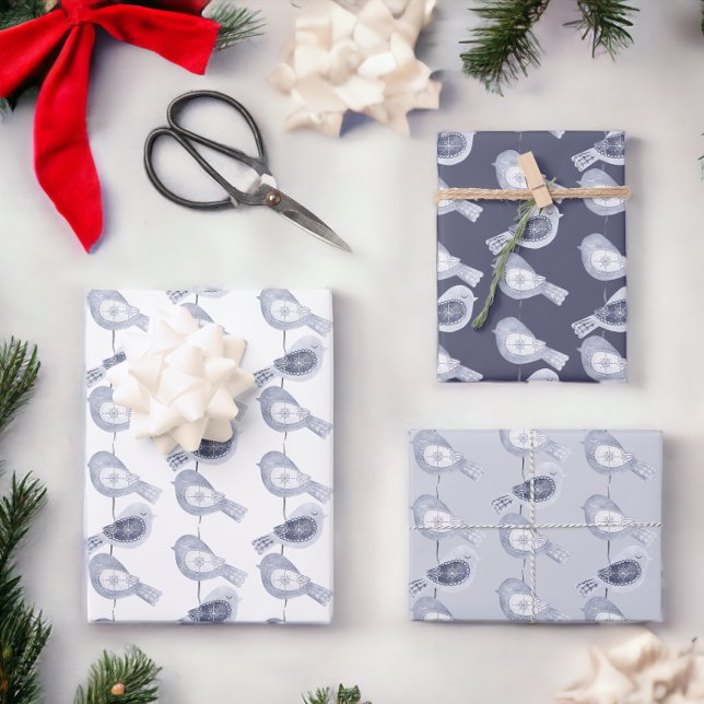 Feuille De Papier Cadeau Oiseaux bleus nordiques de Noël (Blue and white Nordic Christmas bird wrapping papers from Ricaso)