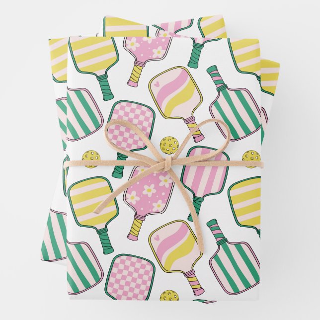 Feuille De Papier Cadeau Pagaies Pickleball Rose et Jaune (En situation)