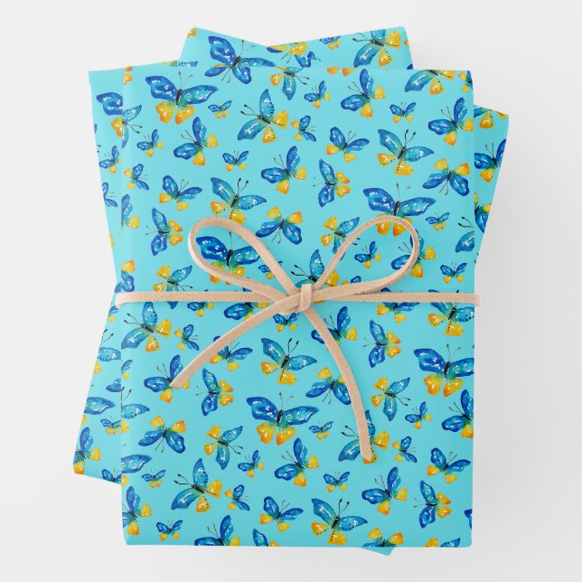 Feuille De Papier Cadeau Papillon bleu à la main papillon (En situation)