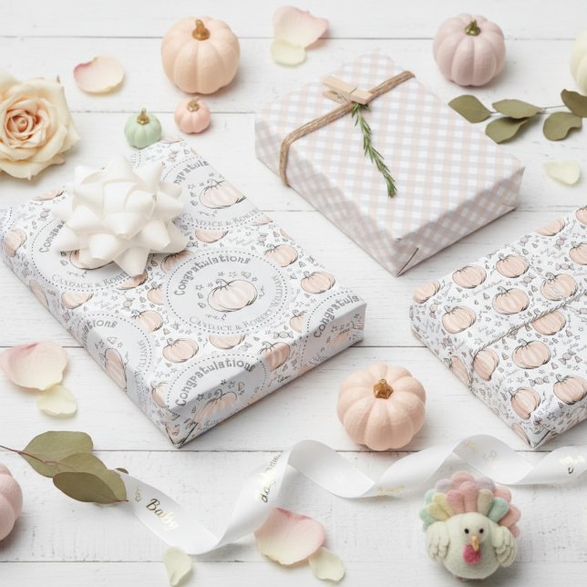 Feuille De Papier Cadeau Pastel Orange & Grey Maman sera Félicitations (Cute White Congratulations Little Pumpkin Thanksgiving Baby Shower Wrapping Paper for Mother to Be)