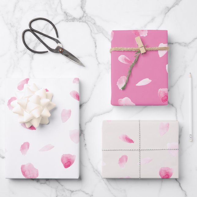 Feuille De Papier Cadeau Pétales Roses romantiques (Recto)