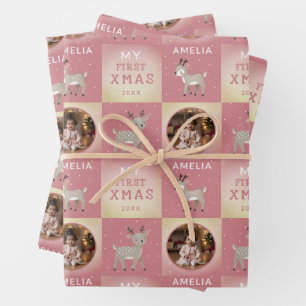 Feuille De Papier Cadeau Photo du premier Noël de bébé Cerf Rose