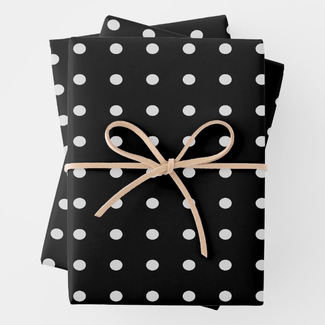 Feuille De Papier Cadeau Pois noirs et blancs (En situation)