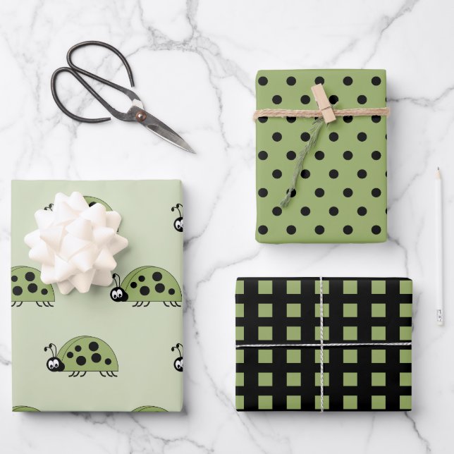 Feuille De Papier Cadeau Poupées et carrés verts et noirs (Recto)