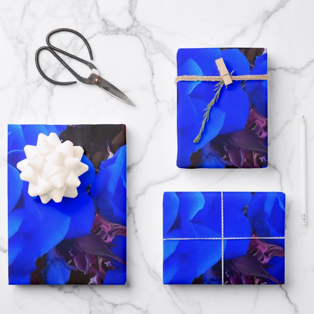 Feuille De Papier Cadeau Roses bleu électrique (Recto)