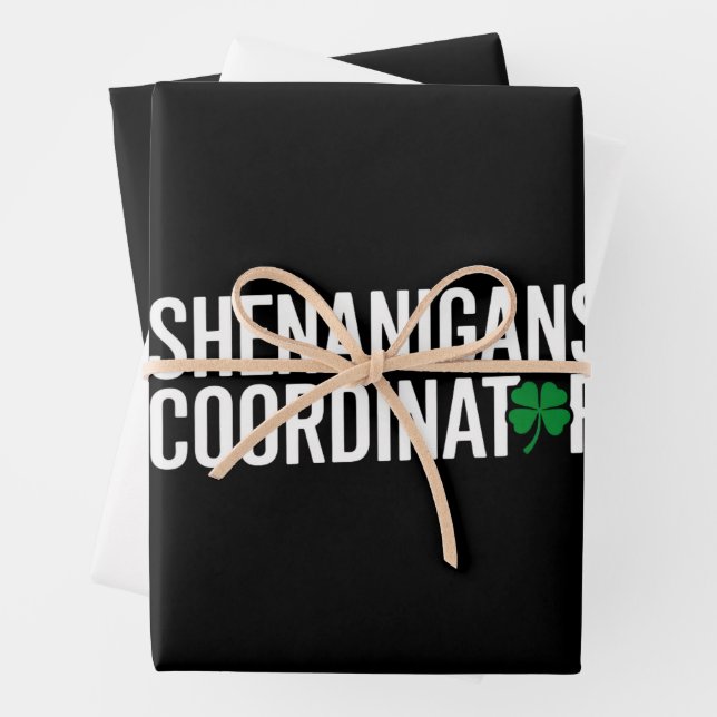 Feuille De Papier Cadeau Saint Patrick's Day Shenanigan Coordonnateur (En situation)