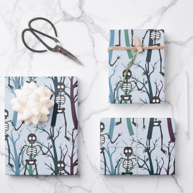Feuille De Papier Cadeau Skeletons D'Halloween Dans Les Arbres (Recto)