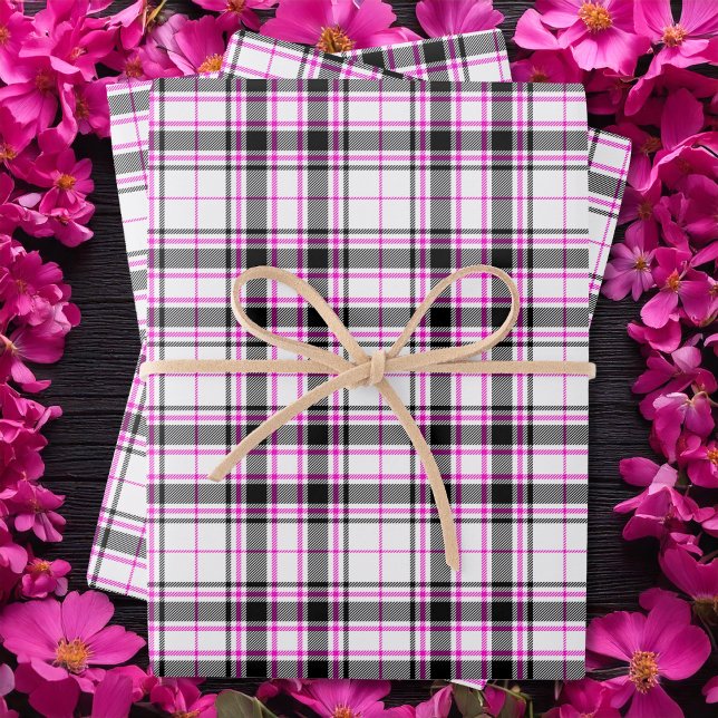 Feuille De Papier Cadeau Tartan - Blanc-Noir-Rose (Tartan - White-Black-Hot Pink Wrapping Paper Sheets by Leapfroglisics Shop)