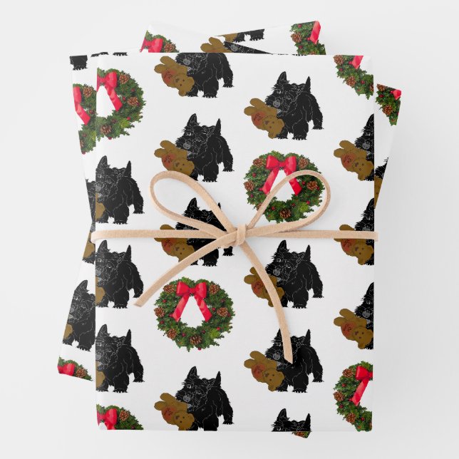 Feuille De Papier Cadeau Terrier écossais avec couronne de Noël (En situation)
