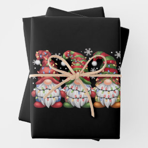Feuille De Papier Cadeau Trois Gnomes Carreaux Buffalo Rouge Noël
