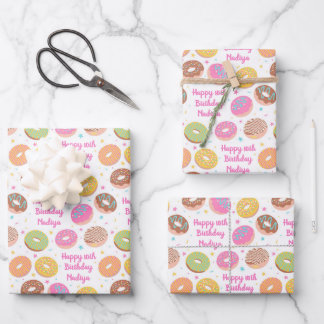 Feuilles de papier enveloppant pour l'anniversaire