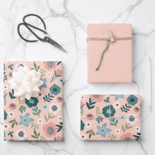 Feuilles de papier enveloppantes de fleurs
