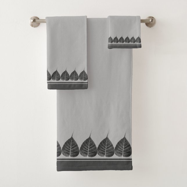 Feuilles élégants de Bodhi sur gris argenté clair (En situation)