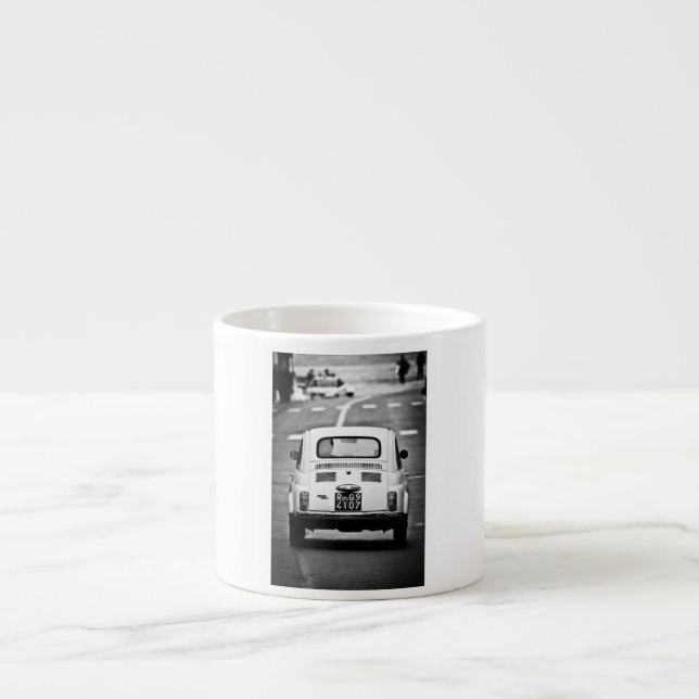 Fiat 500 dans la tasse de café express de Rome (Devant)