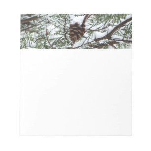 Fichtenzapfen im Schnee II Winter Naturfotografie Notizblock