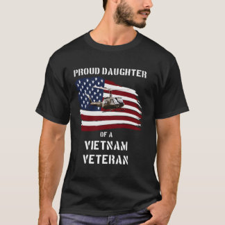Fier Fille D'Un Vétérinaire Du Vietnam T-shirt