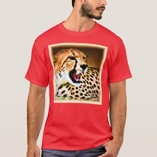 "Fierce and Fiery Cheetah Design". Jetzt kaufen T-Shirt (Vorderseite)