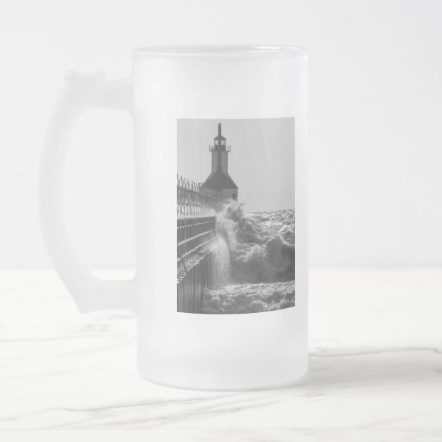 Fierce Waves bei St Joseph Grayscale Mattglas Bierglas (Links)