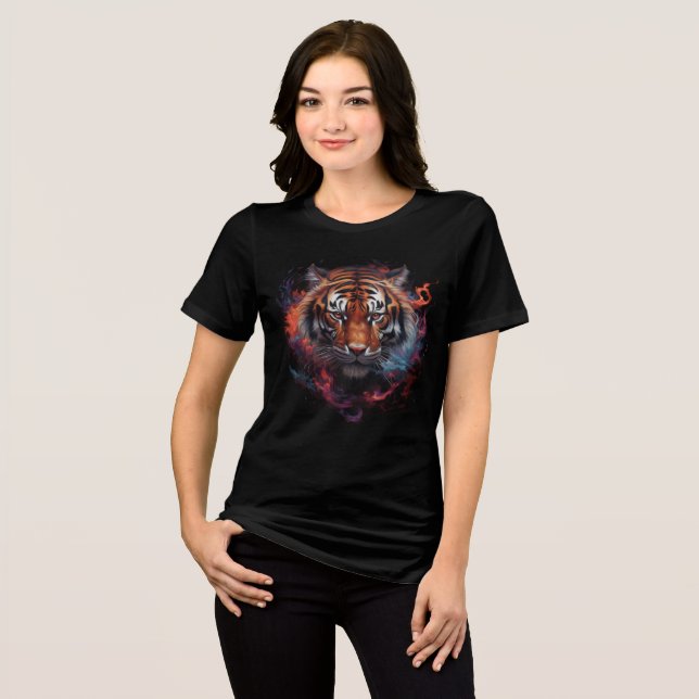 Fiery Tiger Face in Smoke and Flame Art Tri-Blend Shirt (Vorderseite voll)