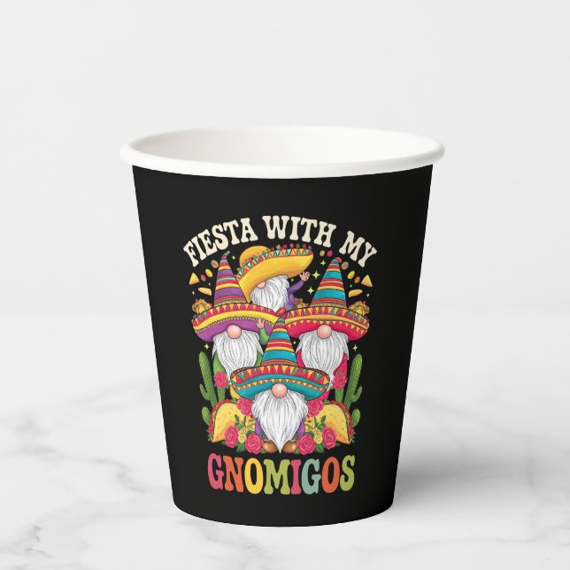 Fiesta mit meinem Gnomigos Gnome Cinco de Mayo Pappbecher (Vorderseite)