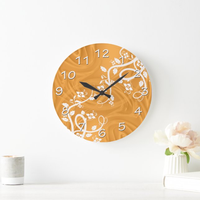 Filigree und Blütenblätter über Orange Große Wanduhr (Zuhause)
