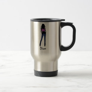 Fille de mode de diva dans la tasse de voyage de