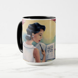 Fille de mots croisé et tasse de café d'oiseau