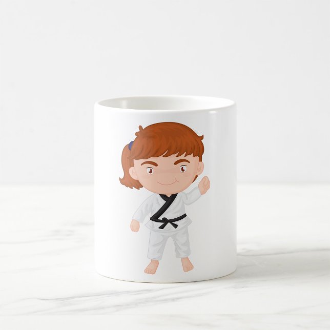 Fille Doing Karate Mug (Créateur téléchargé)