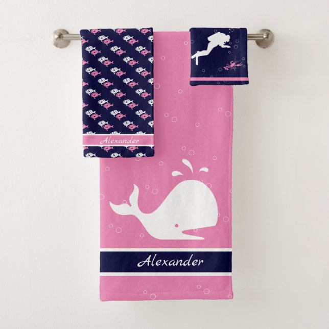 Filles rose Monogramme Nom Cartoon Baleine Bleu Ma (En situation)