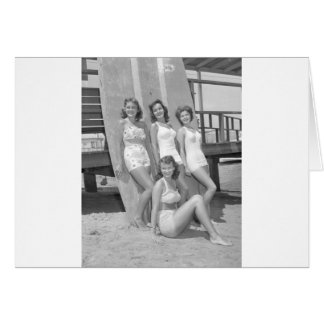 Filles surfeuses vintages