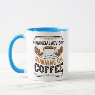 Finanzberater, der auf Coffee-Coffein-Geschenk lä Tasse