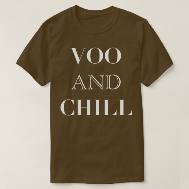 Finanzielle Unabhängigkeit von VOO und Chill FIRE T-Shirt (Design vorne)