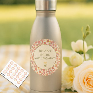 Find Joy in the Small Moments Runder Aufkleber