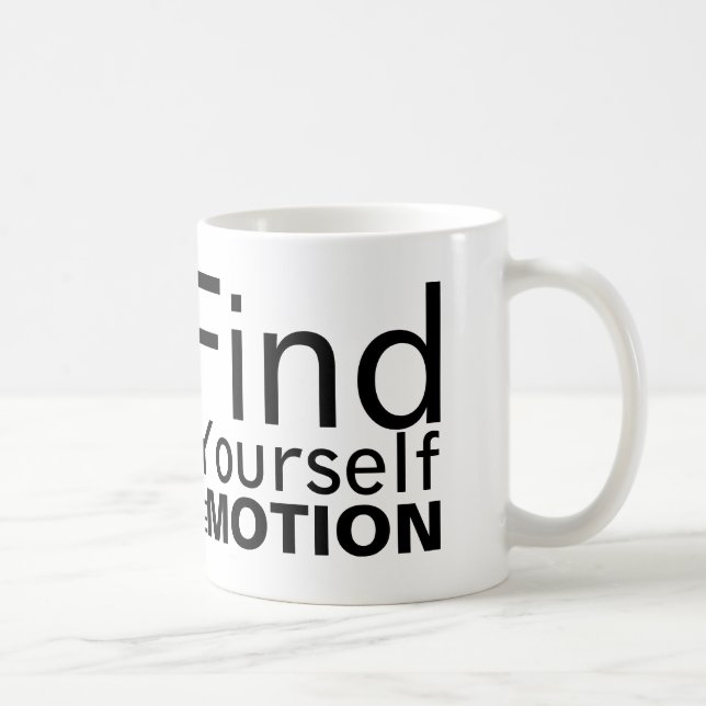 Finden Sie sich dem Schwarzen in der Kaffeetasse (Rechts)