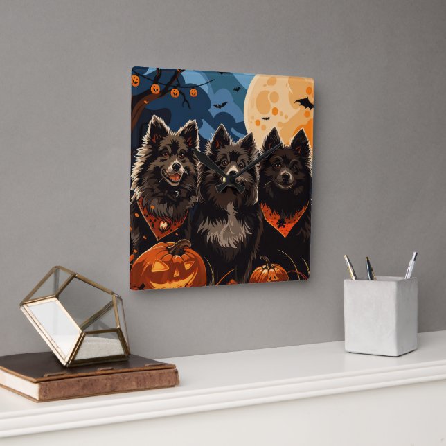 Finnischer Lapphund Halloween Spooky Quadratische Wanduhr (Büro)