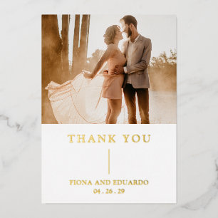 Fiona Bold Monogram Moderne Hochzeit Folieneinladung