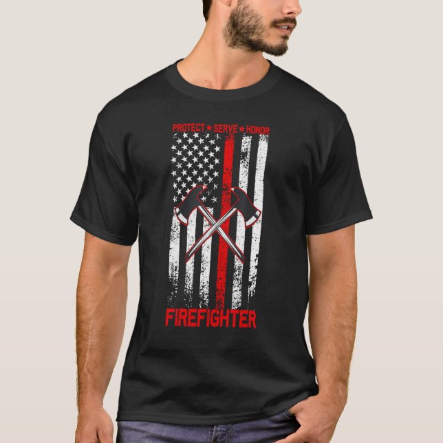 Firefighter Protect Serve Honor Pick Axes Over US  T-Shirt (Vorderseite)