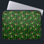 Fireflies Laptopschutzhülle<br><div class="desc">A Whimsical Green With Fireflies Laptop Sleeve For Traveling</div>