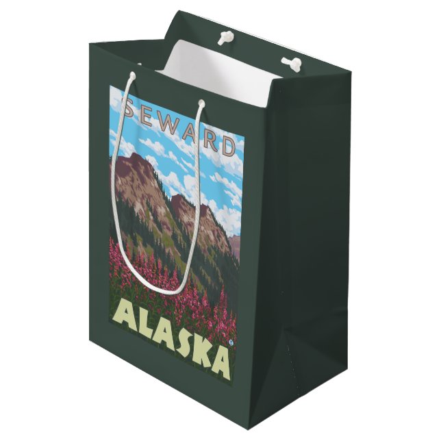 Fireweed u. Berge - Seward, Alaska Mittlere Geschenktüte (Vorderseite Schrägansicht)