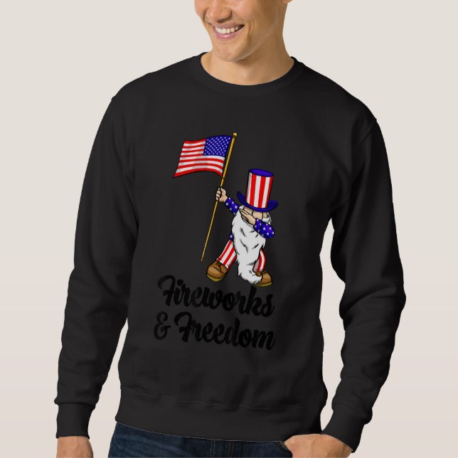 Fireworks & Freedom Gnome   Women America Flag Lov Sweatshirt (Vorderseite)