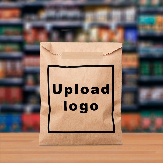 Firmenlogo auf der Broschüre Geschenktütchen (Brown paper bag with your business logo displayed in a store)