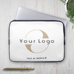 Firmenlogo auf Schwarz-weißer, sauberer Markenfirm Laptopschutzhülle<br><div class="desc">Benutzerdefiniertes Logo auf minimaler,  sauberer Laptop-Hülle. Fügen Sie Ihr Logo und Text hinzu.</div>