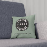 Firmenlogo DIY Business Swag Showroom Sage Green Kissen<br><div class="desc">Fügen Sie Ihr Firmenlogo und Ihre Markenidentität sowie Ihre Website-Adresse oder Ihren Slogan hinzu, indem Sie oben auf den Button "Personalisieren" klicken. Diese markenfähigen Kopfkissen können Ihr Unternehmen werben, wenn die Mitarbeiter sie benutzen und als Unternehmenswag verdoppeln. In anderen Farben und Größen erhältlich. Keine Mindestbestellmenge und keine Einrichtungsgebühr. Bestellen Sie...</div>