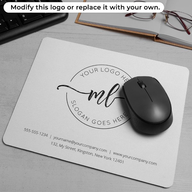 Firmenlogo Einfache Monogramm-Initialen Weiß Mousepad (Von Creator hochgeladen)