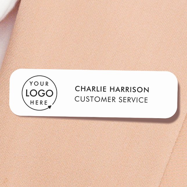 Firmenlogo | Moderne Mitarbeiter Namensschild (Minimal white company branded staff name tags for team & employee identification.)