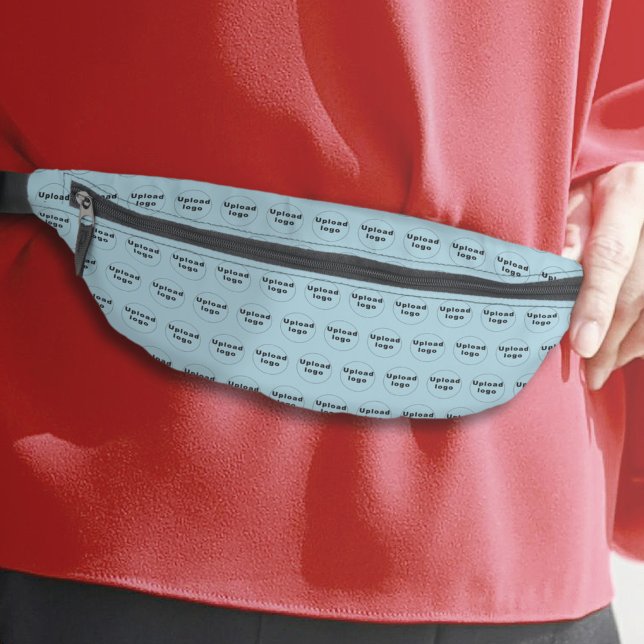 Firmenlogo Nahtloses Muster auf hellblau Bauchtasche (Business logo seamless pattern on light blue fanny pack)